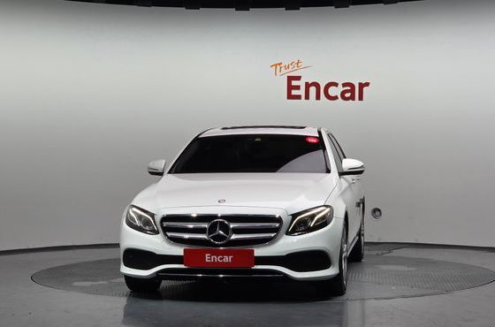 Mercedes-Benz E-Class E220d Avantgarde — пробег 106 448 км — фото 3 из 5