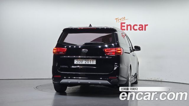 Kia Carnival из Кореи Encar