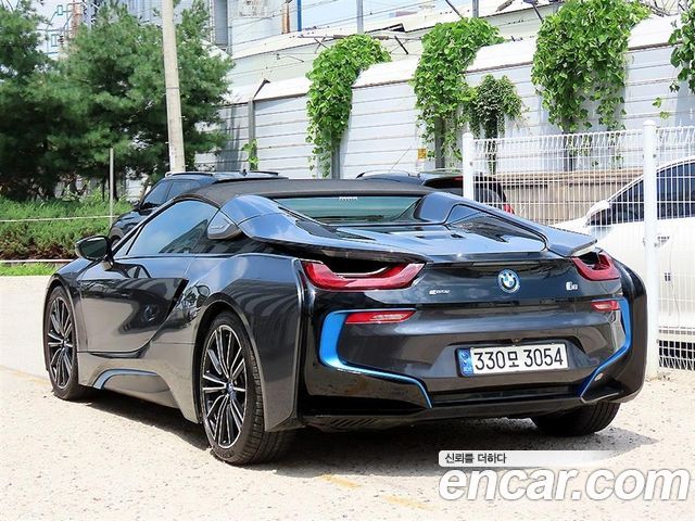 BMW i8 Roadster — пробег 90 333 км — фото 3 из 5