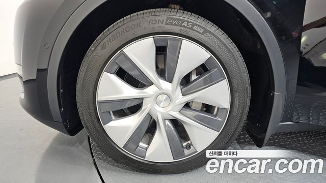 Tesla Model Y Long Range AWD — пробег 93 836 км — фото 5 из 5