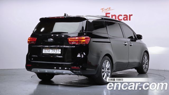 Kia Carnival из Кореи Encar