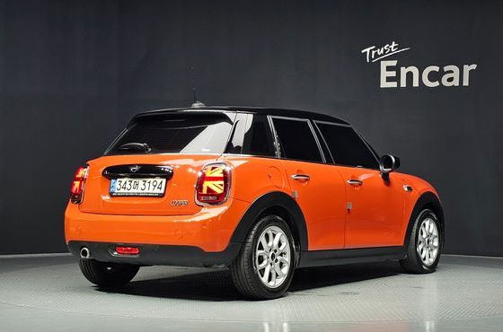 Mini Cooper 5Door HIGH 3rd — пробег 24 883 км — фото 2 из 5