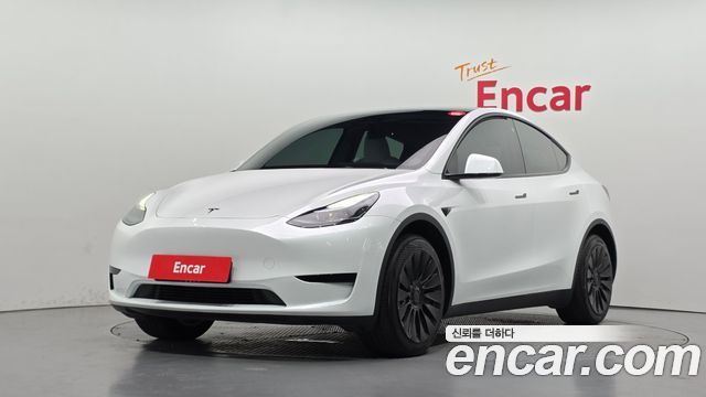Tesla Model Y RWD — пробег 28 071 км — фото 1 из 5