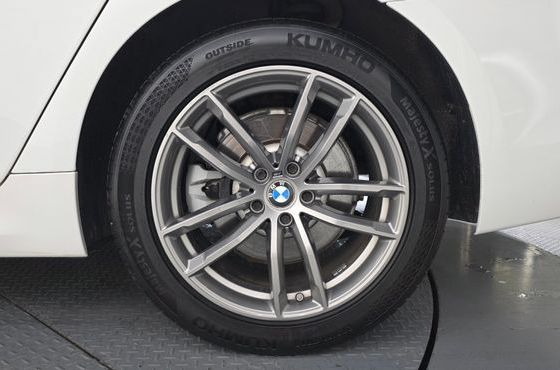 BMW 5-Series 520d M Sport Package Plus — пробег 144 117 км — фото 5 из 5