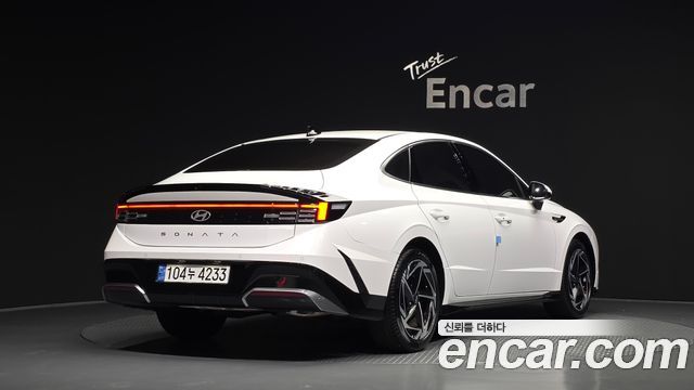 Hyundai Sonata 2.0 Exclusive — пробег 23 943 км — фото 2 из 5