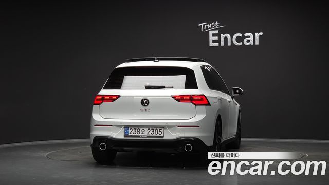 Volkswagen Golf 2.0 GTI — пробег 10 959 км — фото 4 из 5