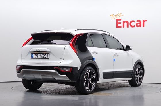 Kia Niro Signature — пробег 43 350 км — фото 2 из 5