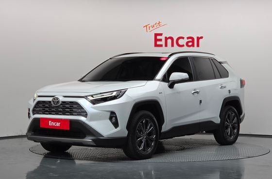 Toyota RAV4 2,5 4WD Hybrid LTD — пробег 2 842 км — фото 1 из 5
