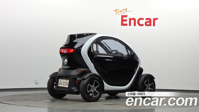 Renault (Samsung) Twizy Intens(2-seater) — пробег 666 км — фото 2 из 5
