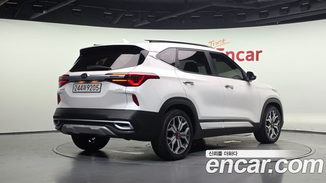 Kia Seltos из Кореи Encar