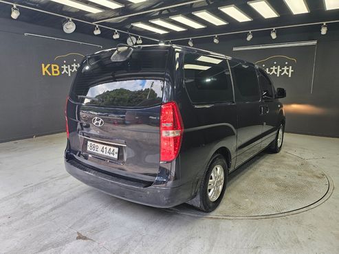 Hyundai Starex Van 3-Seater Smart — пробег 188 734 км — фото 2 из 5