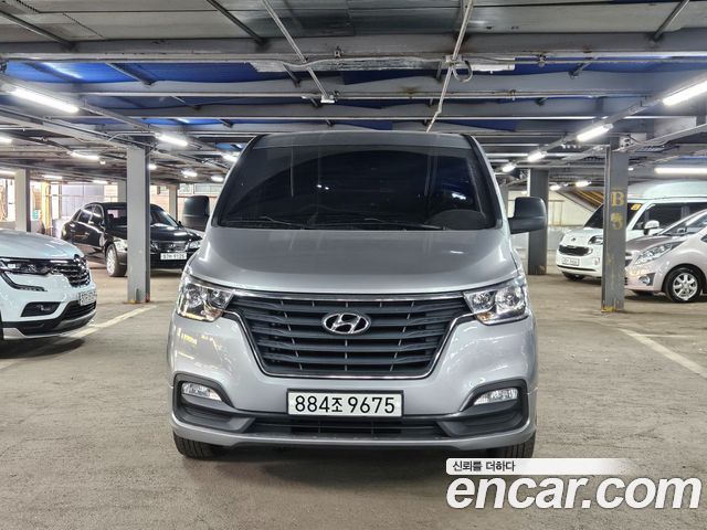 Hyundai Starex Van 3-Seater Smart — пробег 280 981 км — фото 2 из 5