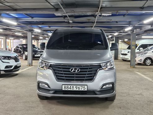 Hyundai Starex Van 3-Seater Smart — пробег 280 981 км — фото 2 из 5