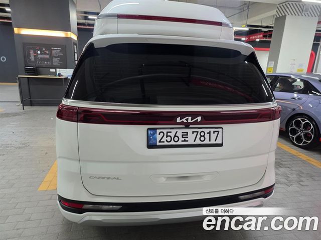 Kia Carnival Diesel 9-Seater Hi-Limousine Signature — пробег 71 155 км — фото 4 из 5