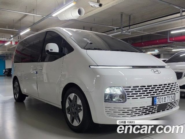 Hyundai Staria Tourer 11-Seater Modern — пробег 11 000 км — фото 2 из 5