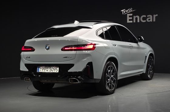 BMW X4 xDrive20i M Sport — пробег 23 511 км — фото 2 из 5
