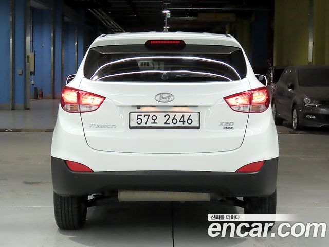 Hyundai Tucson Diesel 2WD X20 Deluxe — пробег 175 566 км — фото 3 из 5