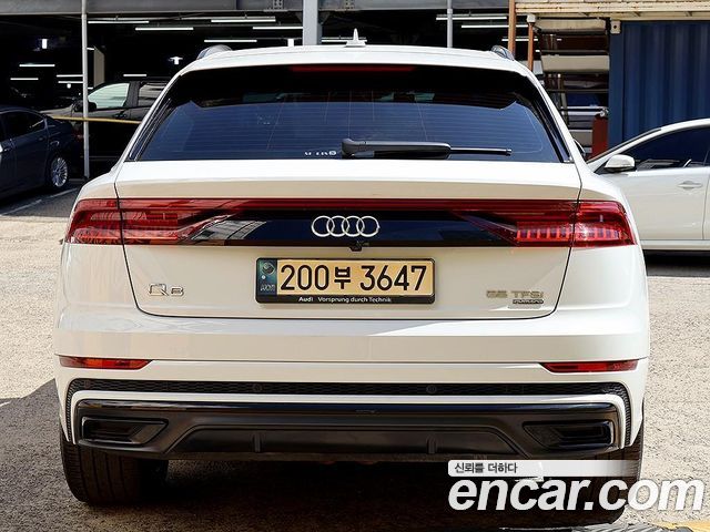 Audi Q8 55 TFSI Quattro Premium — пробег 101 456 км — фото 4 из 5