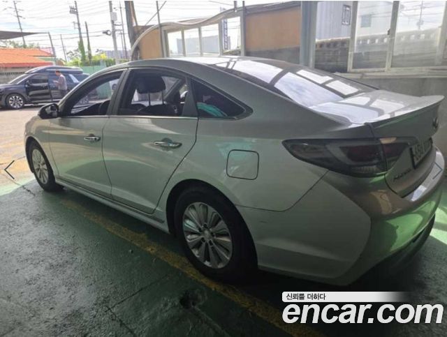 Hyundai Sonata 2.0 HEV Smart — пробег 313 998 км — фото 3 из 5