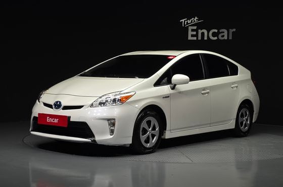 Toyota Prius 1.8 E — пробег 136 232 км — фото 1 из 5