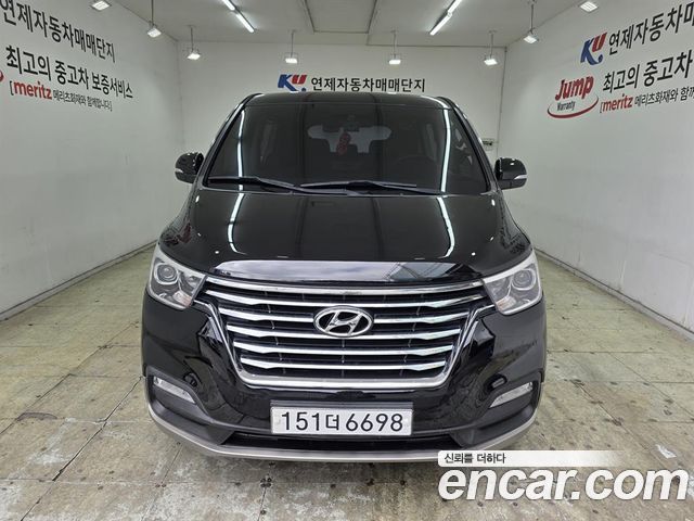 Hyundai Starex Urban 9-Seater Exclusive — пробег 98 121 км — фото 2 из 5