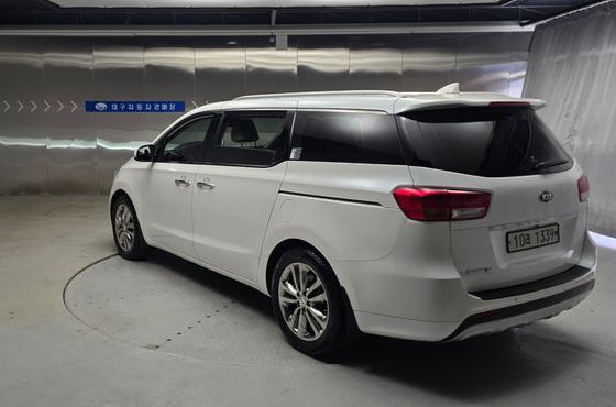 Kia Carnival 9-seater Noblesse — пробег 183 368 км — фото 4 из 5