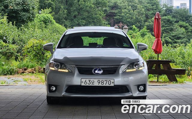 Lexus CT200h 1.8 Compact Trendy ZWA10 — пробег 82 600 км — фото 3 из 5