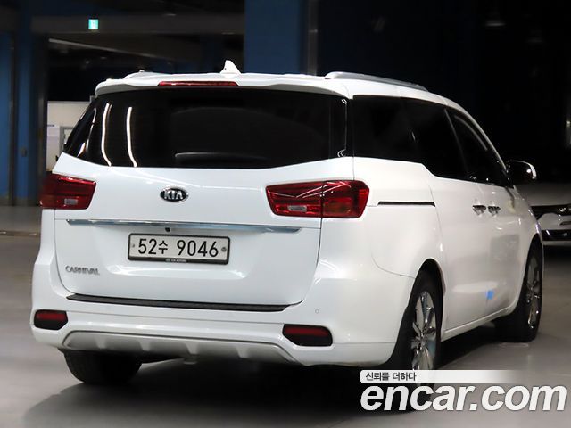 Kia Carnival из Кореи Encar