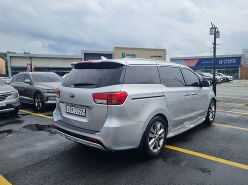 Kia Carnival 9-seater Noblesse — пробег 126 682 км — фото 2 из 5