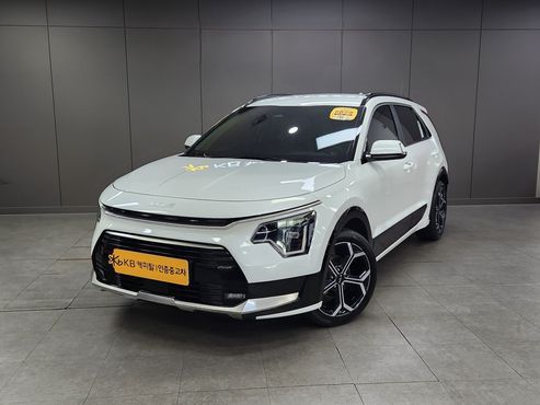 Kia Niro Prestige — пробег 17 074 км — фото 1 из 5