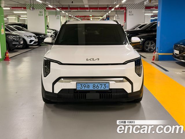 Kia EV3 Long Range 2WD Earth — пробег 29 130 км — фото 1 из 5