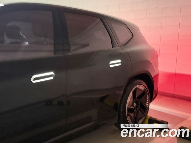 BMW iX3 M Sports — пробег 1 100 км — фото 3 из 5
