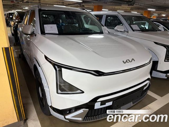 Kia EV5 Long Range 2WD Earth — пробег 5 км — фото 2 из 5