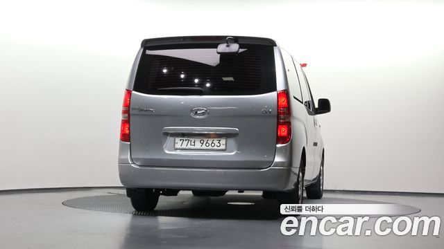 Hyundai Starex 11-Seater Wagon CVX Premium — пробег 86 061 км — фото 4 из 5