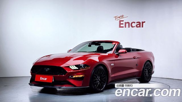 Ford Mustang GT Convertible — пробег 19 920 км — фото 1 из 5