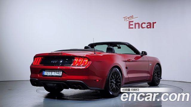 Ford Mustang GT Convertible — пробег 19 920 км — фото 2 из 5