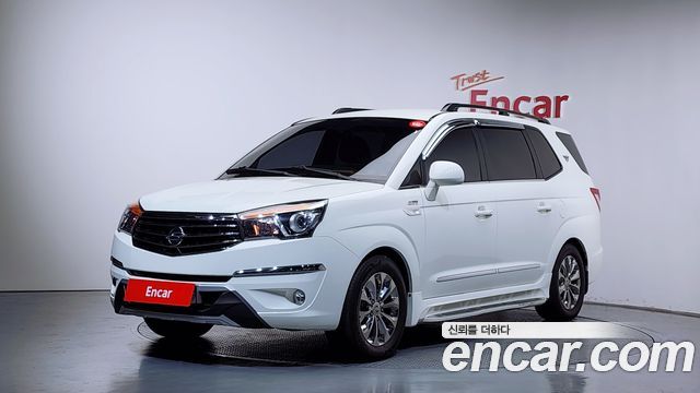 Ssangyong KORANDO 4WD TX 9-seater — пробег 90 340 км — фото 1 из 5