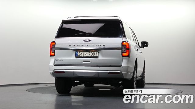 Ford Expedition Platinum 4WD 8Seater — пробег 12 515 км — фото 4 из 5