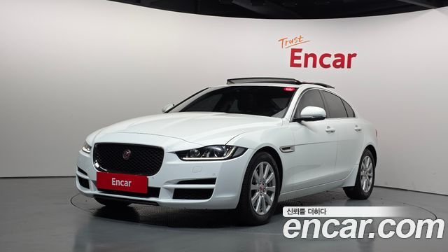 Jaguar XE 20t Prestige — пробег 131 800 км — фото 1 из 5