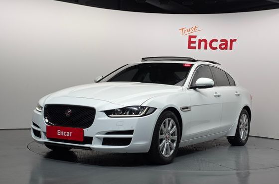 Jaguar XE 20t Prestige — пробег 131 800 км — фото 1 из 5