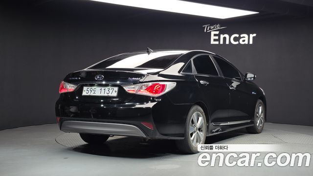 Hyundai Sonata 2.0 Premier — пробег 170 873 км — фото 2 из 5
