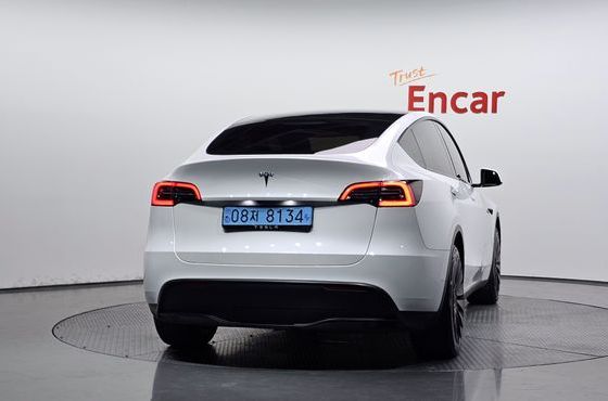 Tesla Model Y RWD — пробег 65 266 км — фото 4 из 5