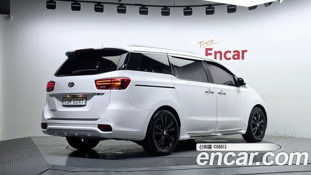 Kia Carnival из Кореи Encar