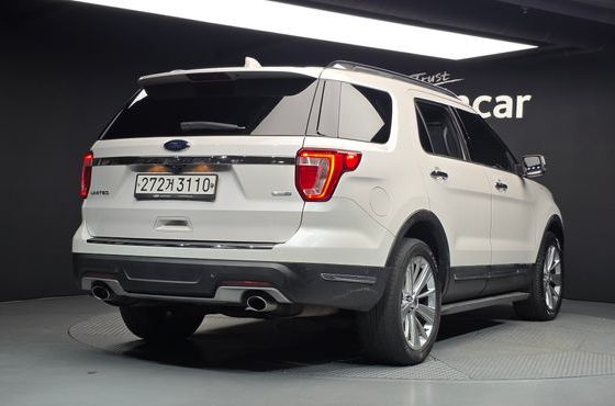 Ford Explorer 2.3 Limited 4WD 5th — пробег 87 066 км — фото 2 из 5
