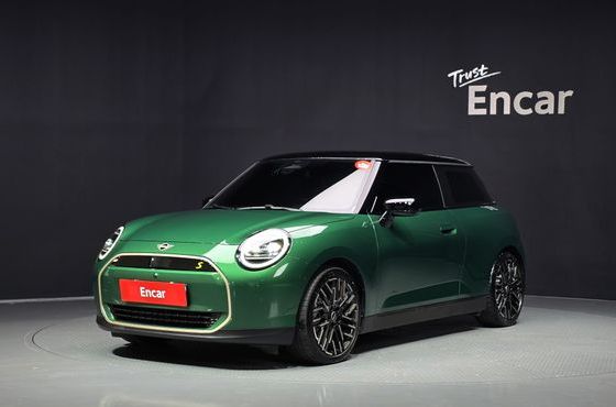 Mini Cooper SE Favoured — пробег 9 011 км — фото 1 из 5