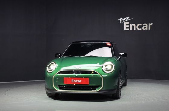 Mini Cooper SE Favoured — пробег 9 011 км — фото 3 из 5