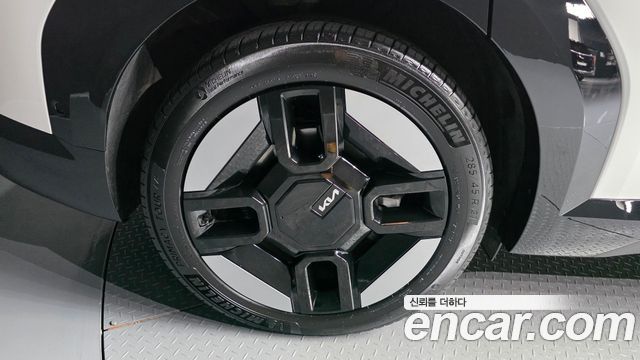 Kia EV9 Long Range 4WD Earth — пробег 27 039 км — фото 5 из 5