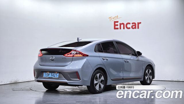 Hyundai Ioniq Q — пробег 74 934 км — фото 2 из 5