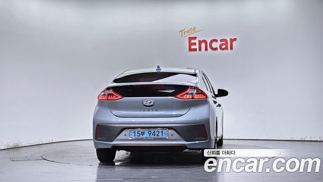 Hyundai Ioniq Q — пробег 74 934 км — фото 4 из 5