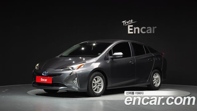 Toyota Prius 1.8 E — пробег 115 200 км — фото 1 из 5